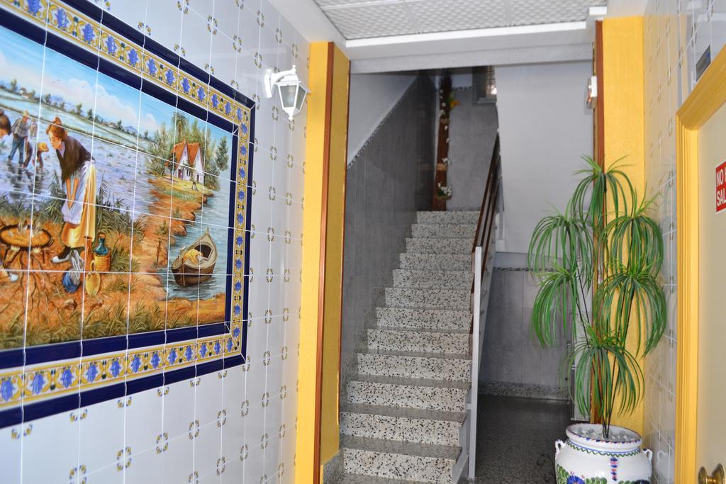 Hostal La Pilarica Патерна Экстерьер фото