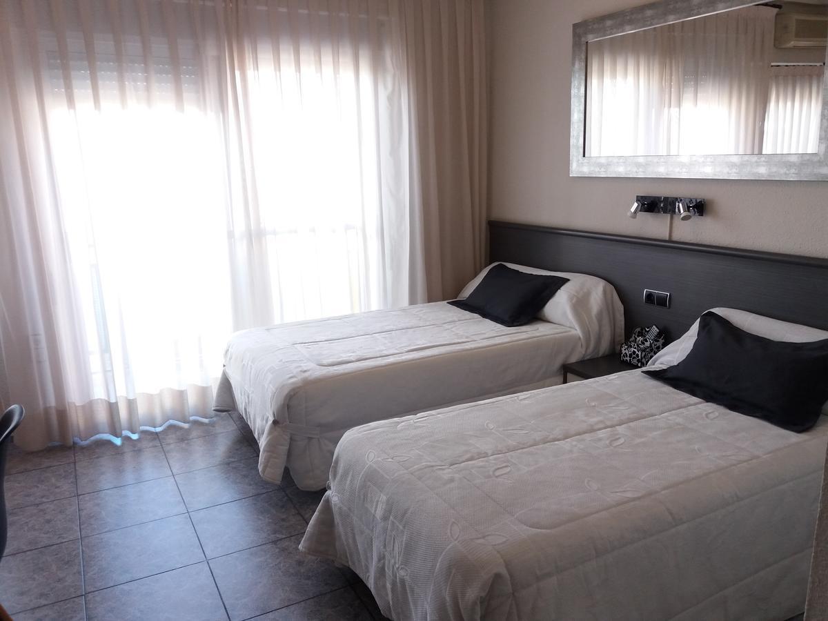 Hostal La Pilarica Патерна Экстерьер фото