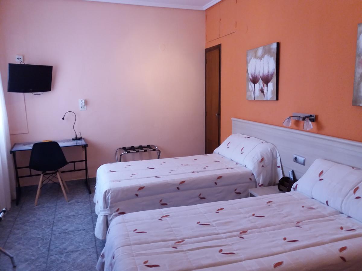 Hostal La Pilarica Патерна Экстерьер фото