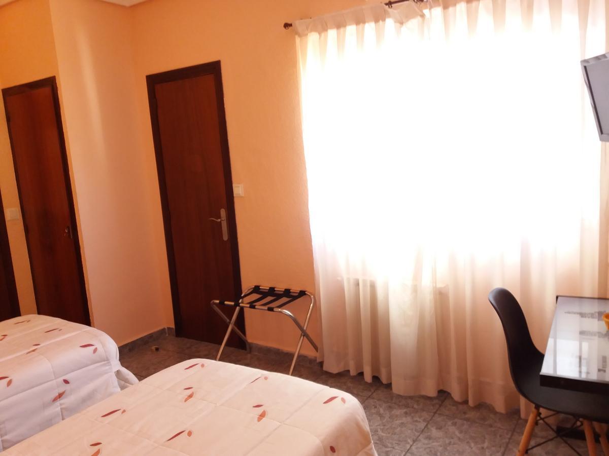 Hostal La Pilarica Патерна Экстерьер фото