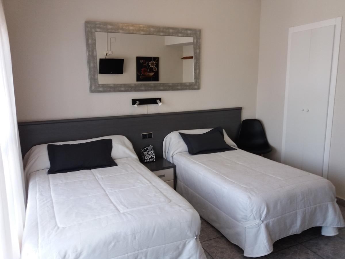 Hostal La Pilarica Патерна Экстерьер фото